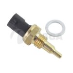 BMW F30-G20-G30 B38-B48 hararet müşürü OEM numarası 13627580635 olup motor soğutma sıvısının sıcaklığını ölçerek motor kontrol ünitesine (ECU) iletir ve motorun optimum çalışma sıcaklığında kalmasını sağlar. Bu sensör motorun aşırı ısınmasını veya soğuk çalışmasını önleyerek performans ve verimliliği artırır. Motor bloğu veya soğutma sisteminde ilgili sensör yuvasında konumlanır. Ossca tarafından üretilen bu ürün